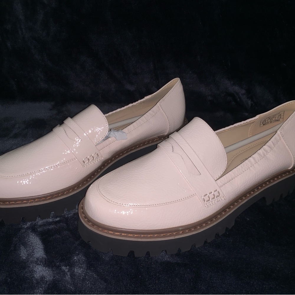 Heez Cream Loafers with Slip-On Comfort